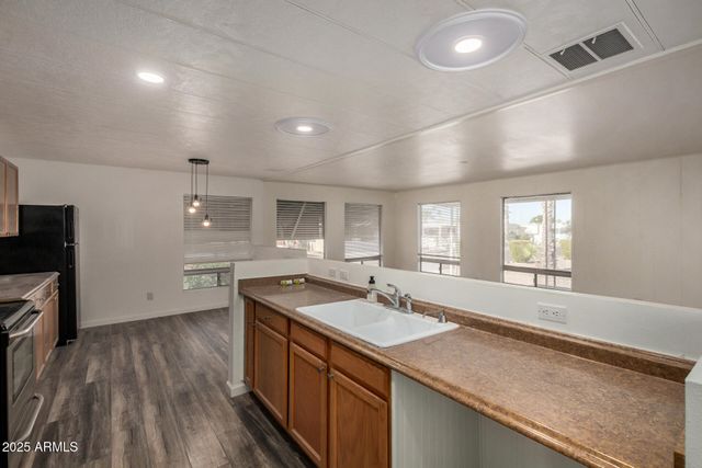 2650 W UNION HILLS Drive 82, Phoenix, AZ 85027