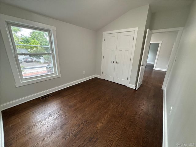 21 Prime Avenue 1, Huntington, NY 11743