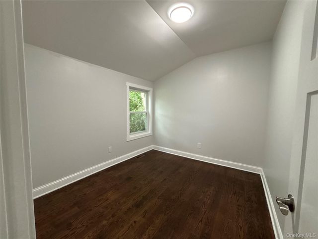 21 Prime Avenue 1, Huntington, NY 11743