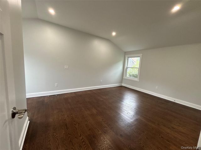 21 Prime Avenue 1, Huntington, NY 11743