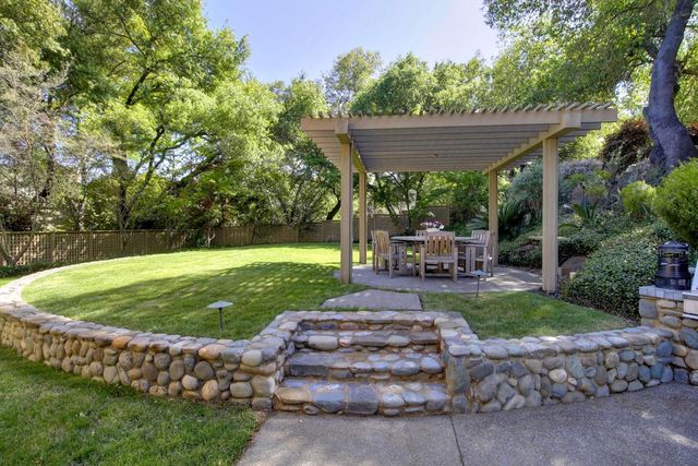 1946 Empire Oaks Ct, Gold River, CA 95670