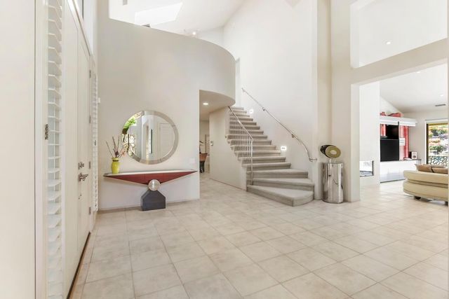1946 Empire Oaks Ct, Gold River, CA 95670