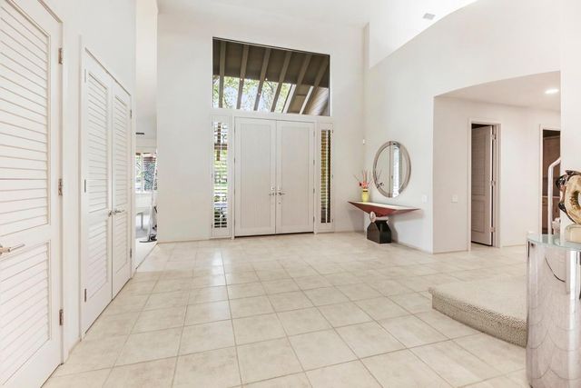 1946 Empire Oaks Ct, Gold River, CA 95670
