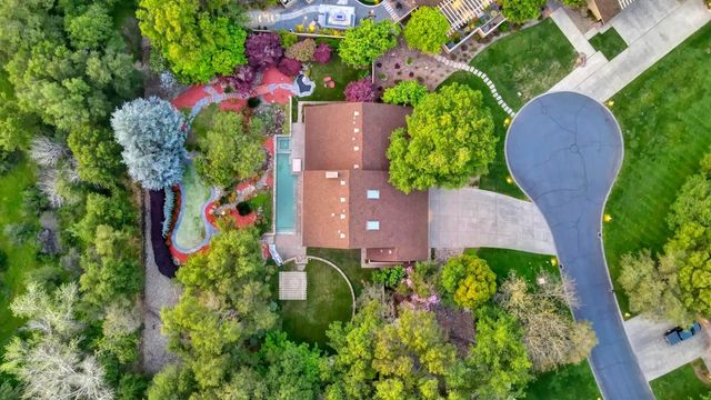 1946 Empire Oaks Ct, Gold River, CA 95670