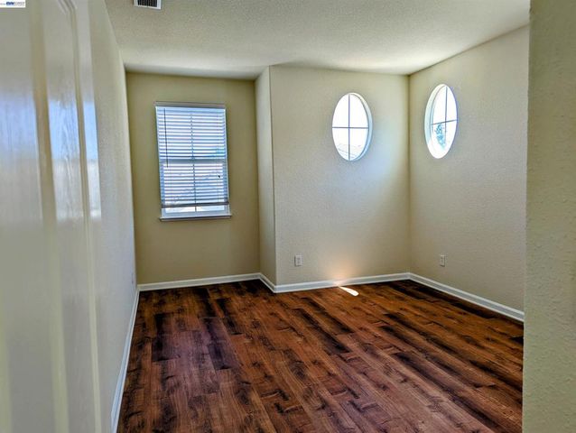 1455 Paradise Ln, Brentwood, CA 94513