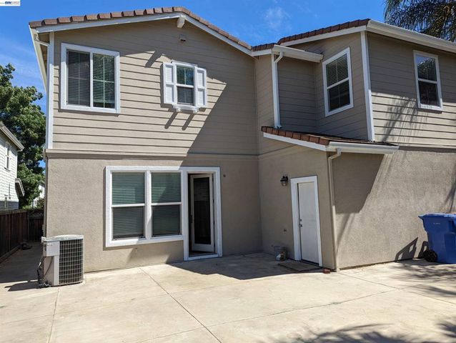 1455 Paradise Ln, Brentwood, CA 94513