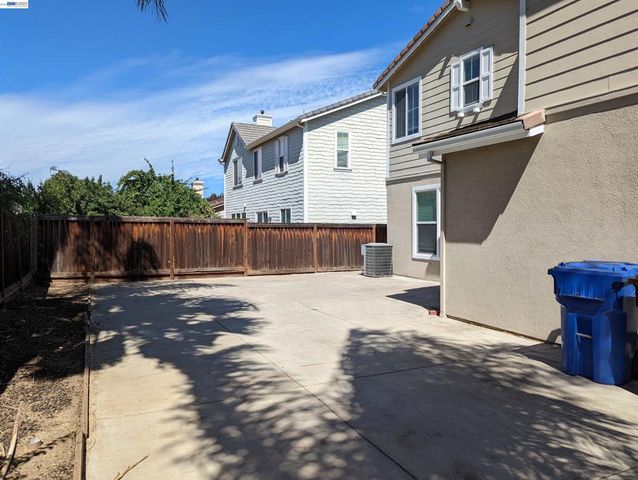 1455 Paradise Ln, Brentwood, CA 94513