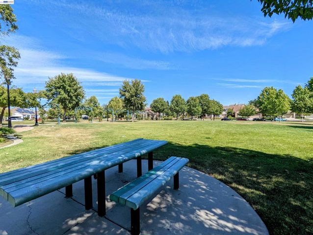 1455 Paradise Ln, Brentwood, CA 94513