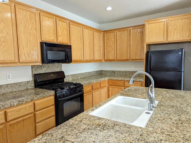 1455 Paradise Ln, Brentwood, CA 94513