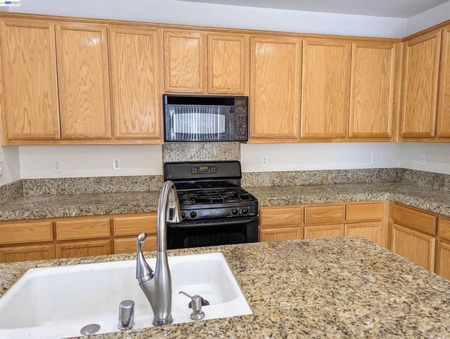 1455 Paradise Ln, Brentwood, CA 94513