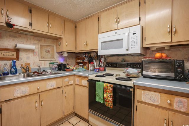 312 73rd Ave N Apt 15, Myrtle Beach, SC 29572