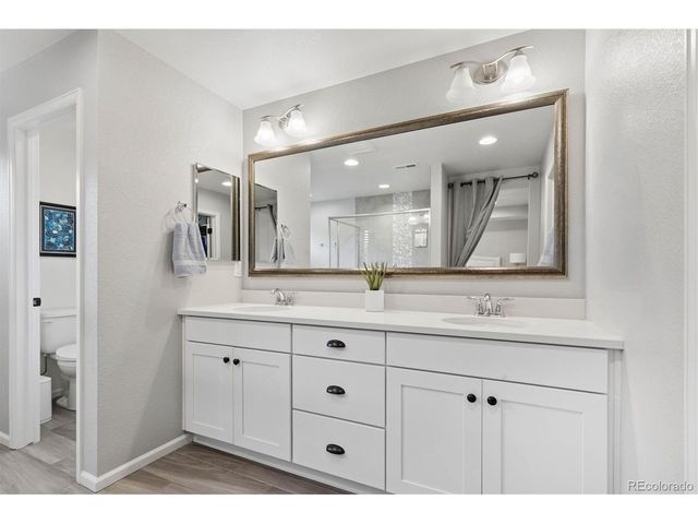 2118 S Teller Ct, Lakewood, CO 80227