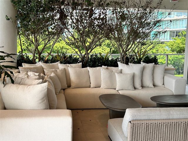 2655 S Bayshore Dr 805, Miami, FL 33133