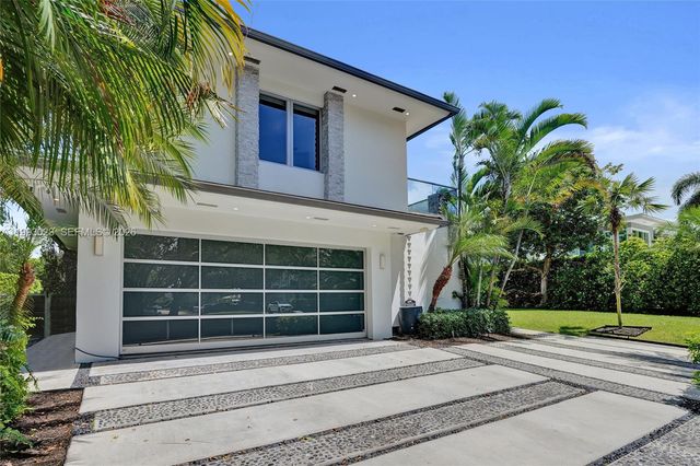 9301 N Bayshore Dr, Miami Shores, FL 33138