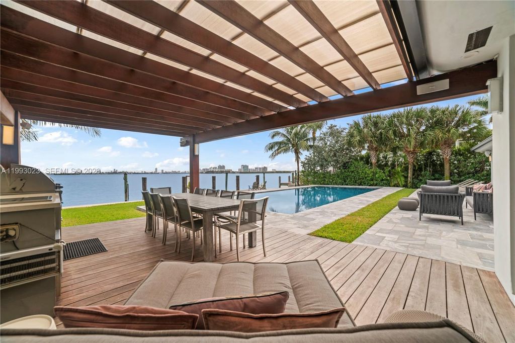 Image 11 of property listing at 9301 N Bayshore Dr, Miami Shores, FL 33138