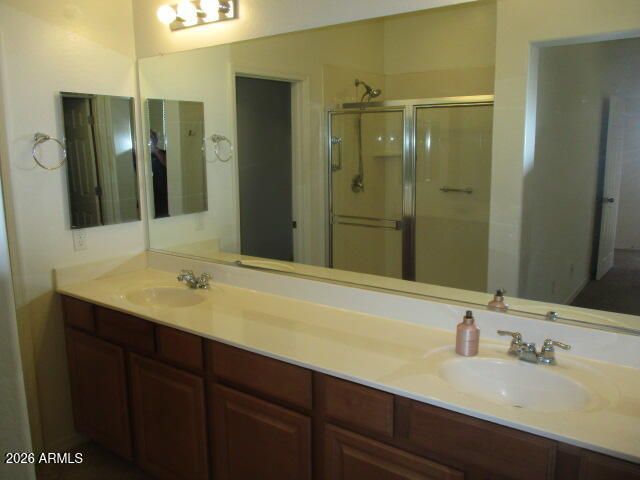 2950 E GLENHAVEN Drive, Phoenix, AZ 85048
