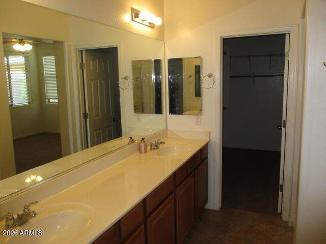 2950 E GLENHAVEN Drive, Phoenix, AZ 85048