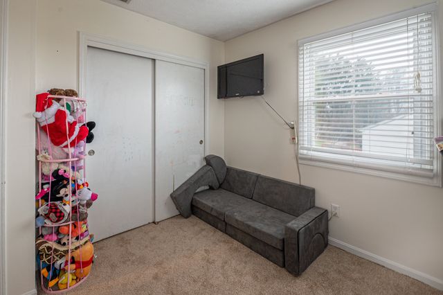 52 Cimarron Road, Middletown, CT 06457