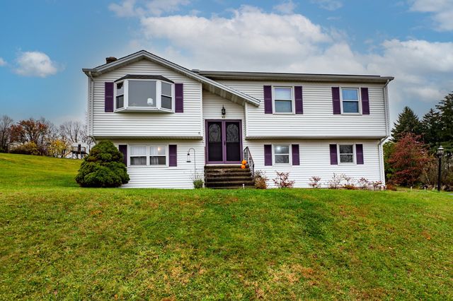 52 Cimarron Road, Middletown, CT 06457