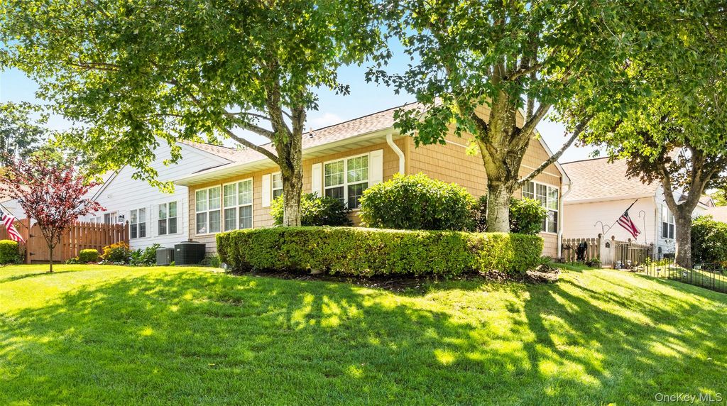 175 Theodore Drive, Coram, NY 11727 — photo 2