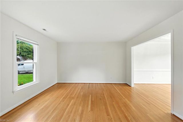 905 Arcadia RD, Chesapeake, VA 23320