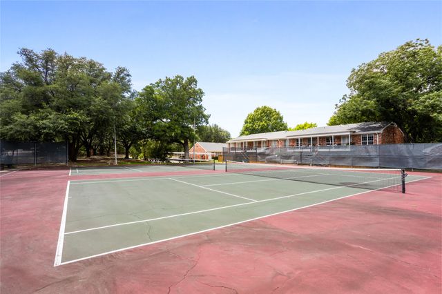 960 Roaring Springs Road 960, Fort Worth, TX 76114