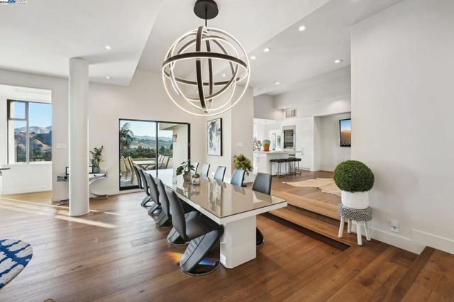 140 South Ct, Alamo, CA 94507