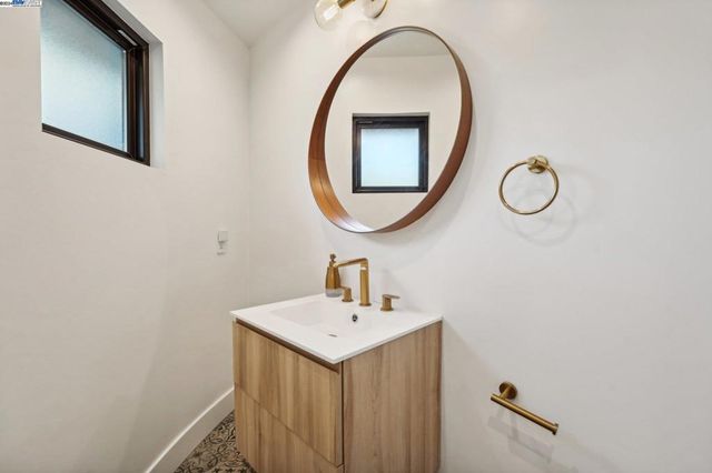140 South Ct, Alamo, CA 94507