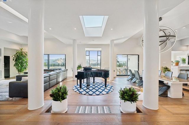 140 South Ct, Alamo, CA 94507