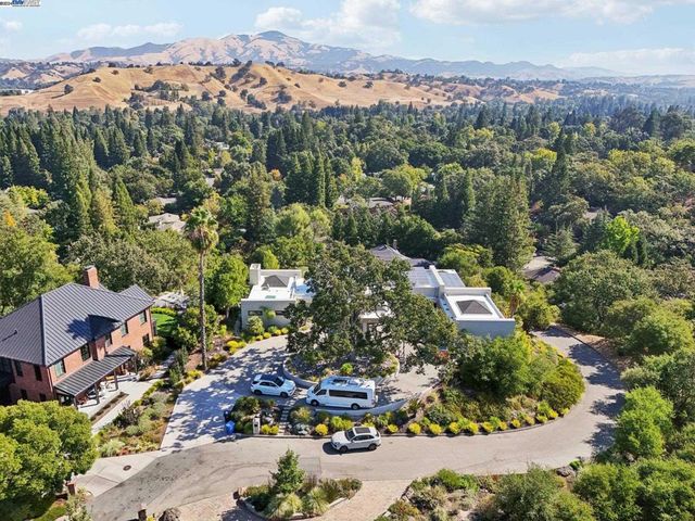 140 South Ct, Alamo, CA 94507