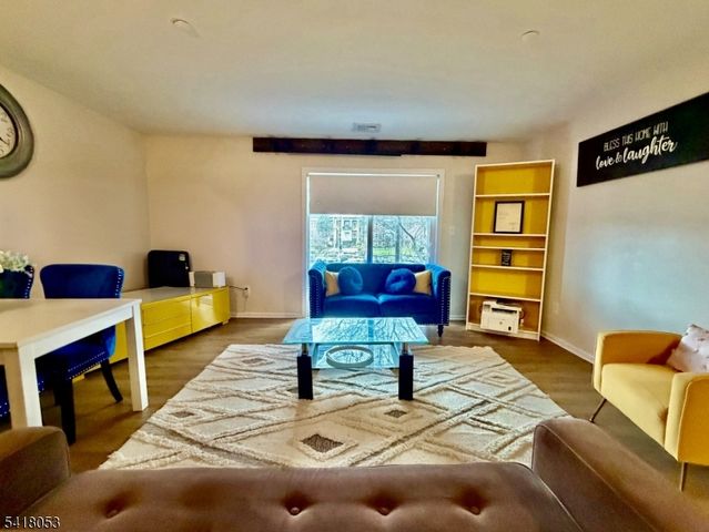 51 Smith St, Irvington Twp., NJ 07111