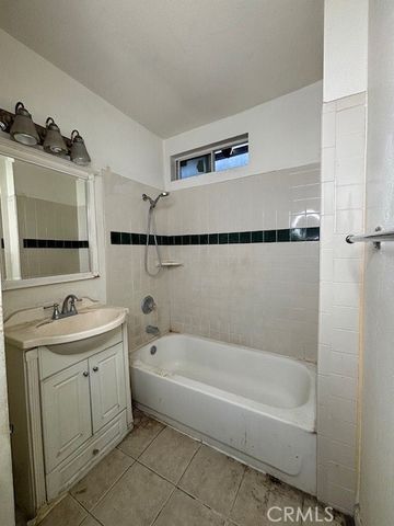 3841 Tweedy Boulevard, South Gate, CA 90280