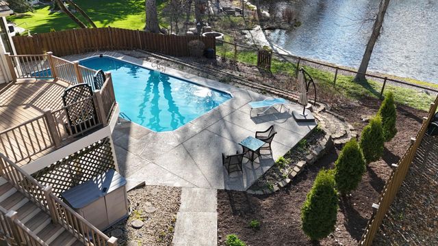 1363 Chatterton Road, Eagan, MN 55123