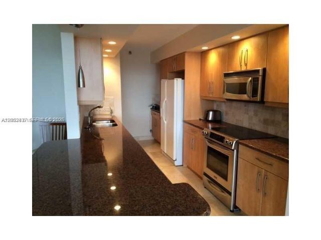 19355 Turnberry Way 22C, Aventura, FL 33180