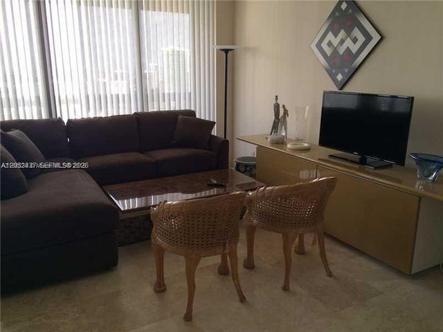 19355 Turnberry Way 22C, Aventura, FL 33180