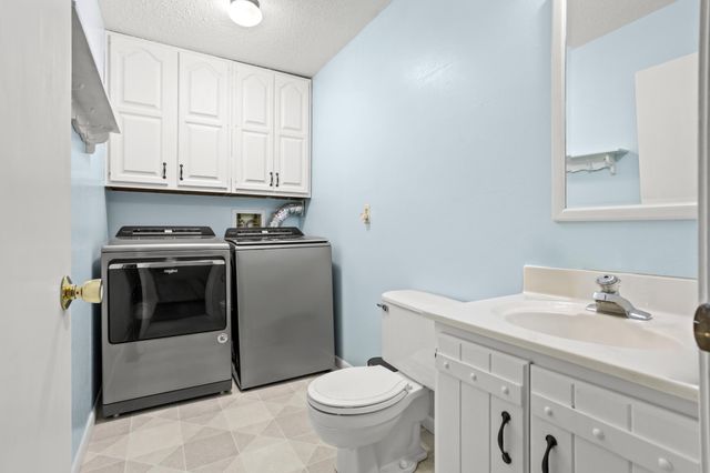 302 Sheyenne Street, Horace, ND 58047