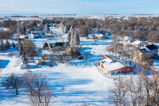 302 Sheyenne Street, Horace, ND 58047