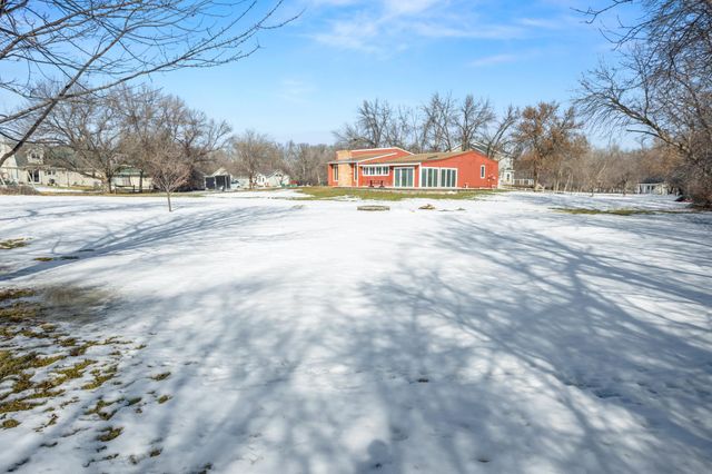 302 Sheyenne Street, Horace, ND 58047