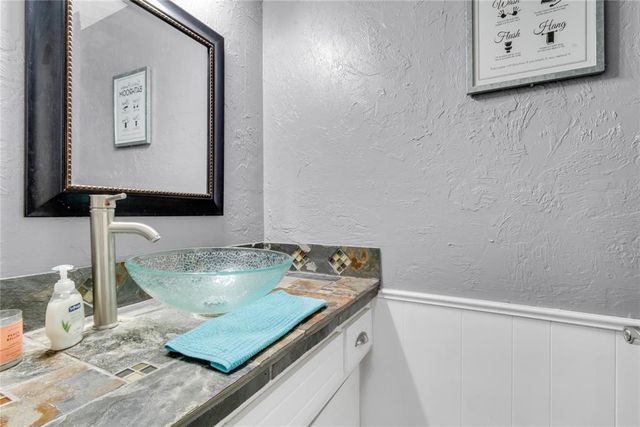 3921 N Shannon Avenue, Bethany, OK 73008