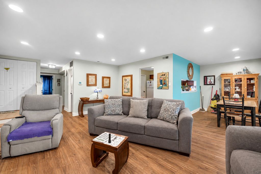 8225 Willow Drive 45B, Palos Hills, IL 60465 — photo 2