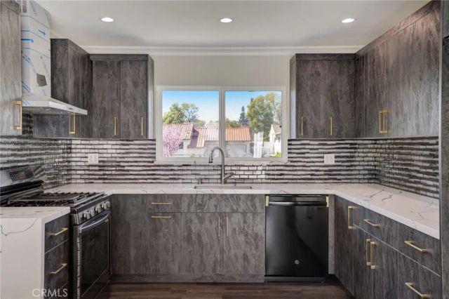 10920 Garden Grove, Porter Ranch, CA 91326