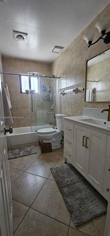 3110 SW 4th St, Deerfield Beach, FL 33442