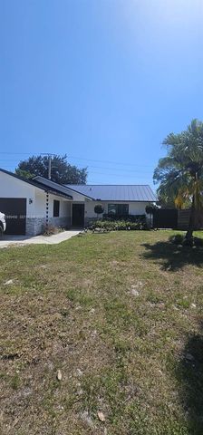 3110 SW 4th St, Deerfield Beach, FL 33442