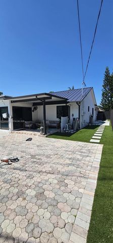 3110 SW 4th St, Deerfield Beach, FL 33442