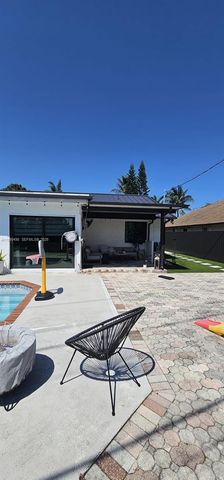 3110 SW 4th St, Deerfield Beach, FL 33442