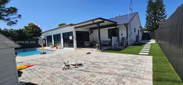 3110 SW 4th St, Deerfield Beach, FL 33442