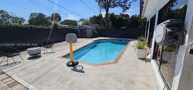 3110 SW 4th St, Deerfield Beach, FL 33442