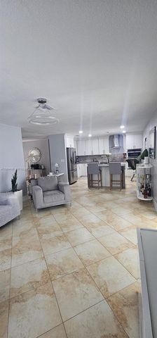 3110 SW 4th St, Deerfield Beach, FL 33442