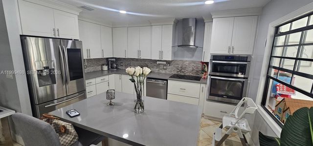 3110 SW 4th St, Deerfield Beach, FL 33442