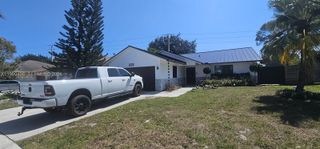 3110 SW 4th St, Deerfield Beach, FL 33442